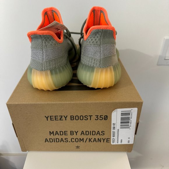 New Authentic adidas Yeezy Boost 350 V2 Desert Sage Size 10 FX9035 main image 3